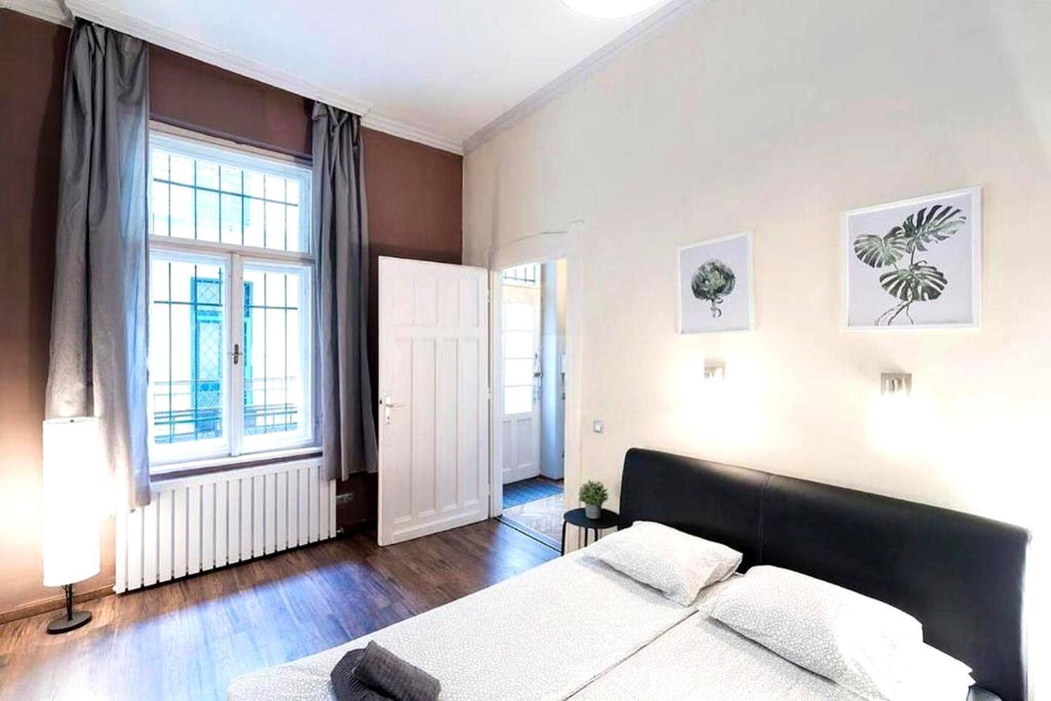 Vaci Street - Location In Budapest, Steps From The Danube Lejlighed *